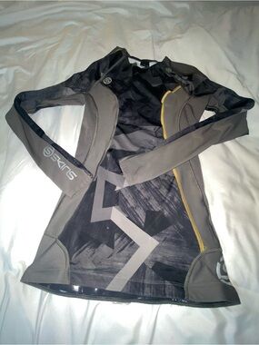 Skin Women’s Compression Long Sleeve Top in Gray, Black and Yellow